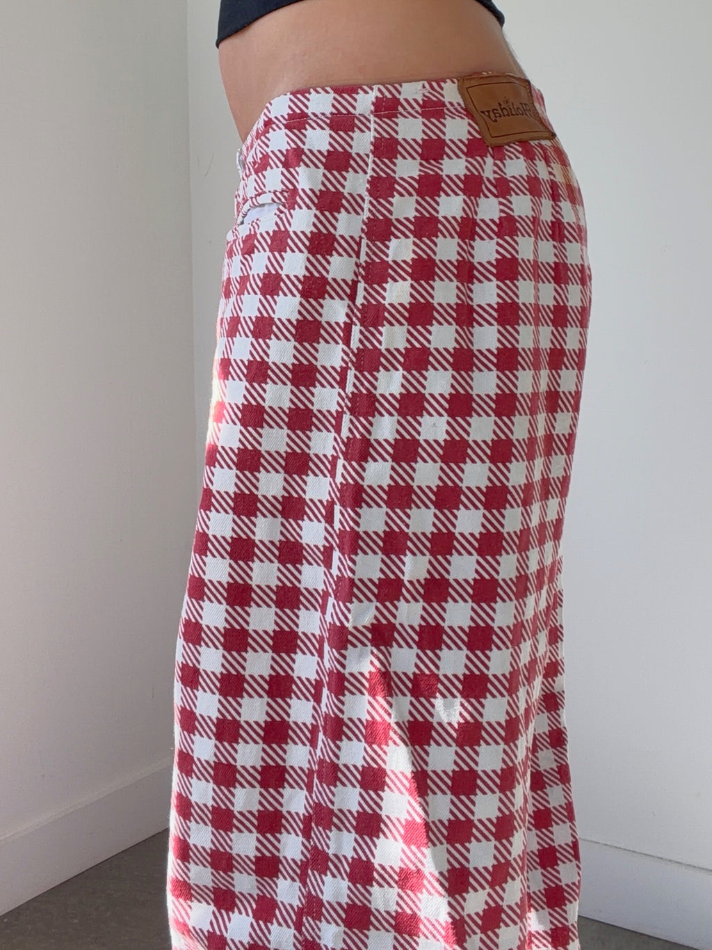 emma mulholland on holiday pants