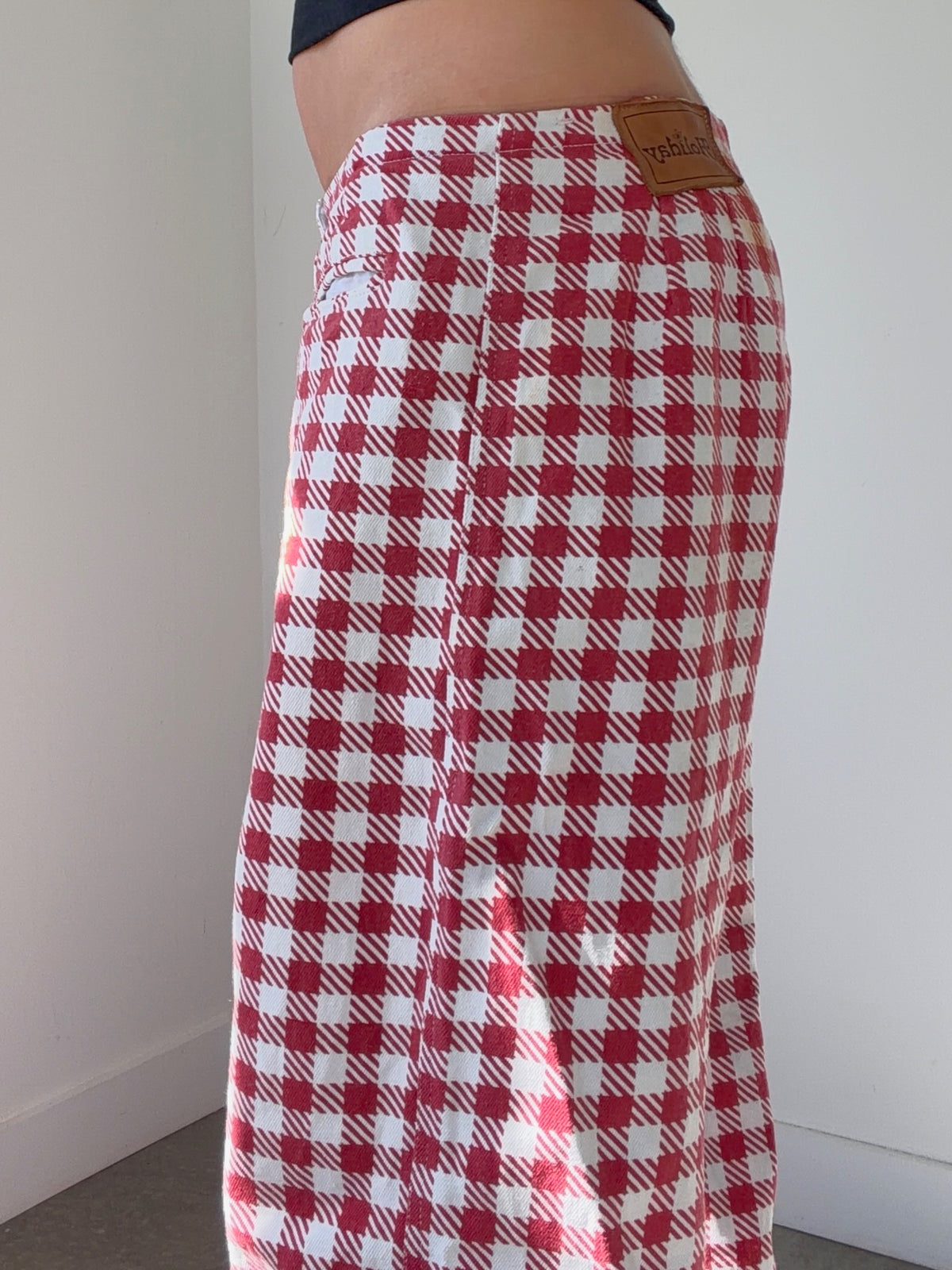 emma mulholland on holiday pants