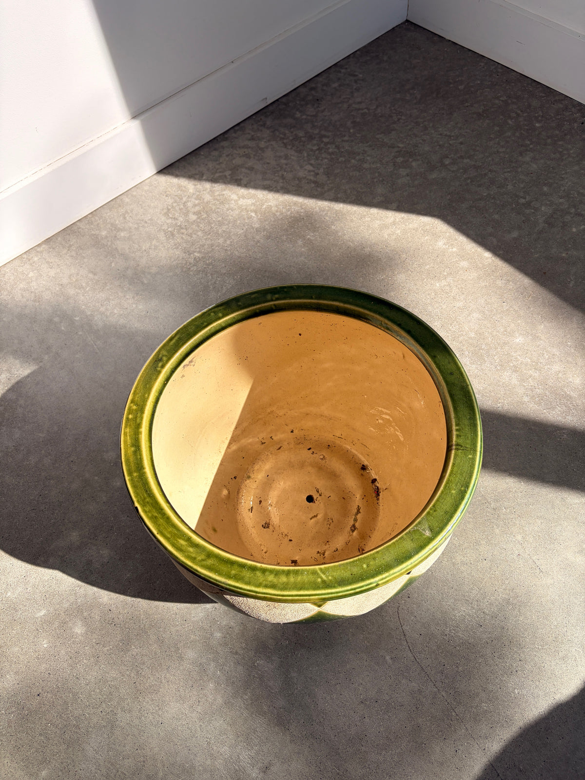 harlequin ceramic pot