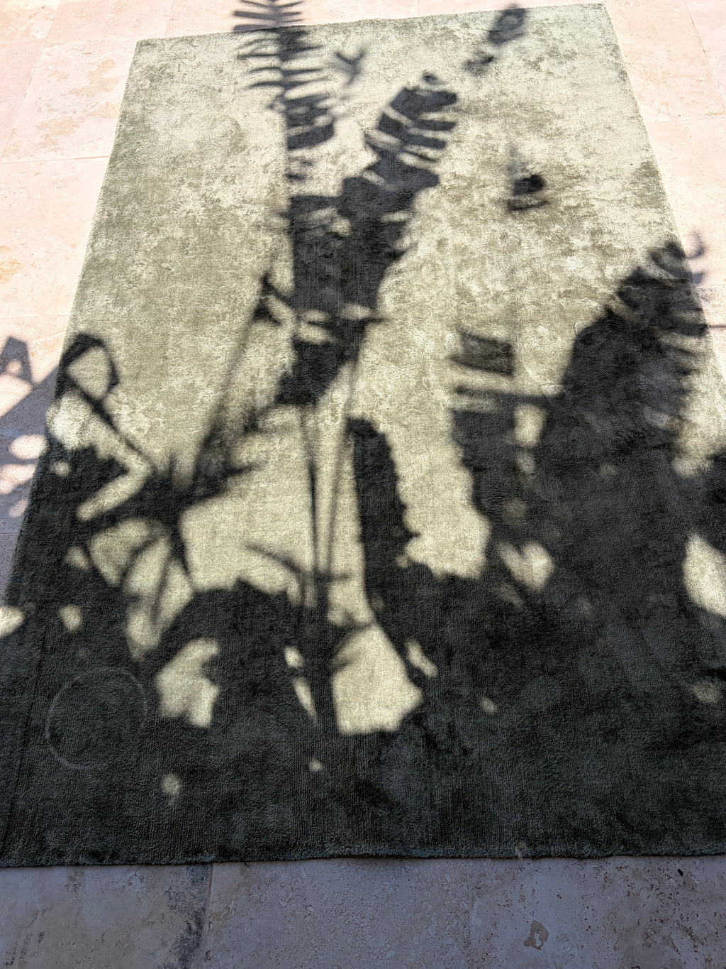 Close-up of rug pile and bound edge